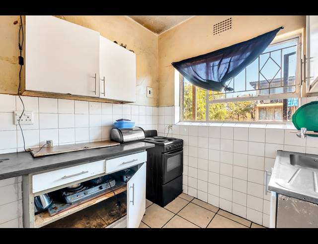 2 BEDROOM APARTMENT FOR SALE IN WINDSOR EAST